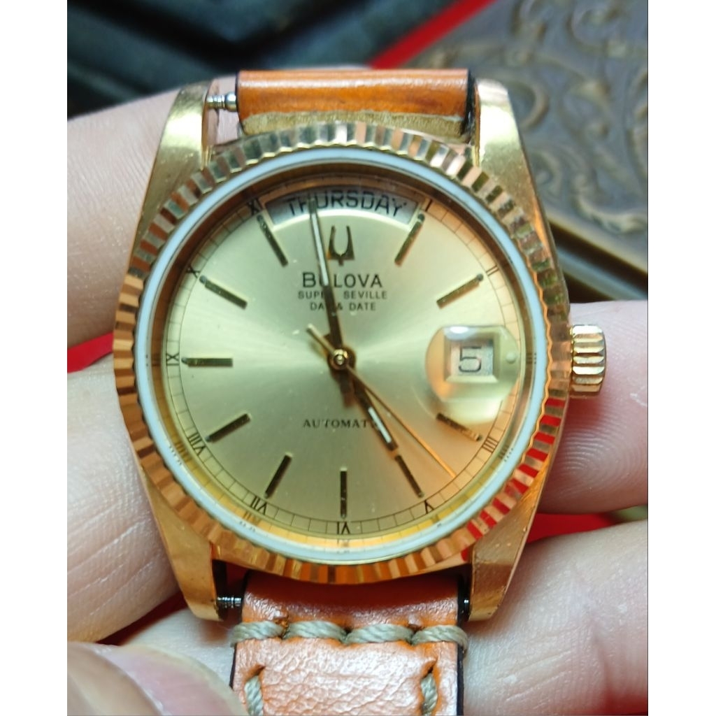 นาฬิกาเรือนทองBULOVA เดินตรง ใช้ได้ปรกติ เก่าเก็บเดิมสุดๆ