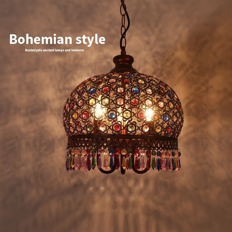 โคมไฟแขวนเพดาน สไตล์โบฮีเมียนวินเทจ โครงเหล็กหล่อ ประดับคริสตัลและแก้วตุรกี เหมาะตกแต่งบาร์ คาเฟ่ ร้านอาหาร