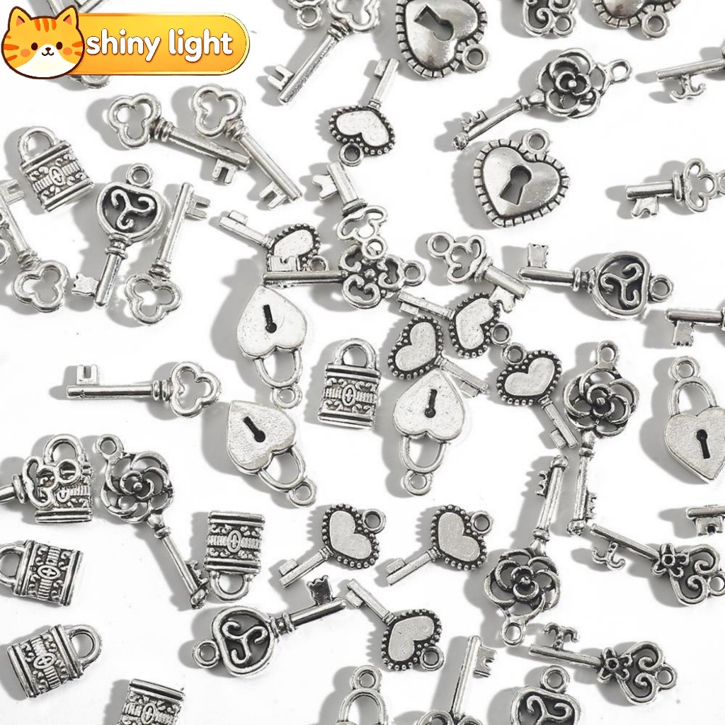 จี้รูปกุญแจและแม่กุญแจโลหะสีเงินสไตล์วินเทจ สำหรับ DIY สร้อยคอ สร้อยข้อมือ ต่างหู พวงกุญแจ