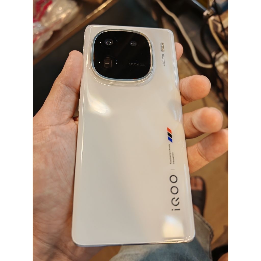 IQOO 12 Pro 16/256 มีตำหนิ ใช้งานปกติ