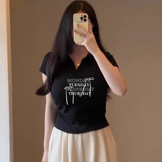เสื้อผ้าแฟชั่นสวยๆใหม่ล่าสุด คอวี มีหลายไซซ์ให้เลือก มีหลายสีให้เลือก ทรงสลิมฟิต แต่งจีบย่น เสื้อยืดครอปเอวลอยทรงเข้ารูป