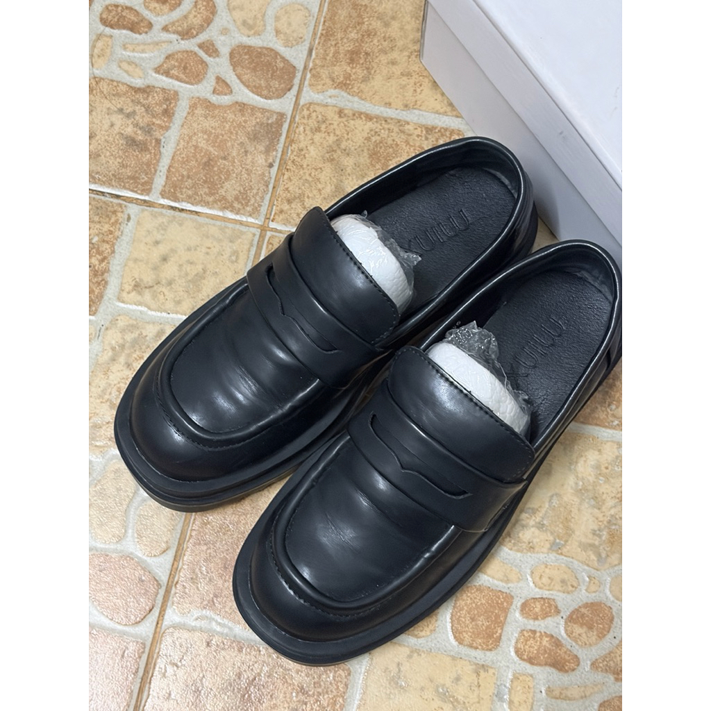 รองเท้า Minx Wynn Loafer สีดำ หนังเรียบ