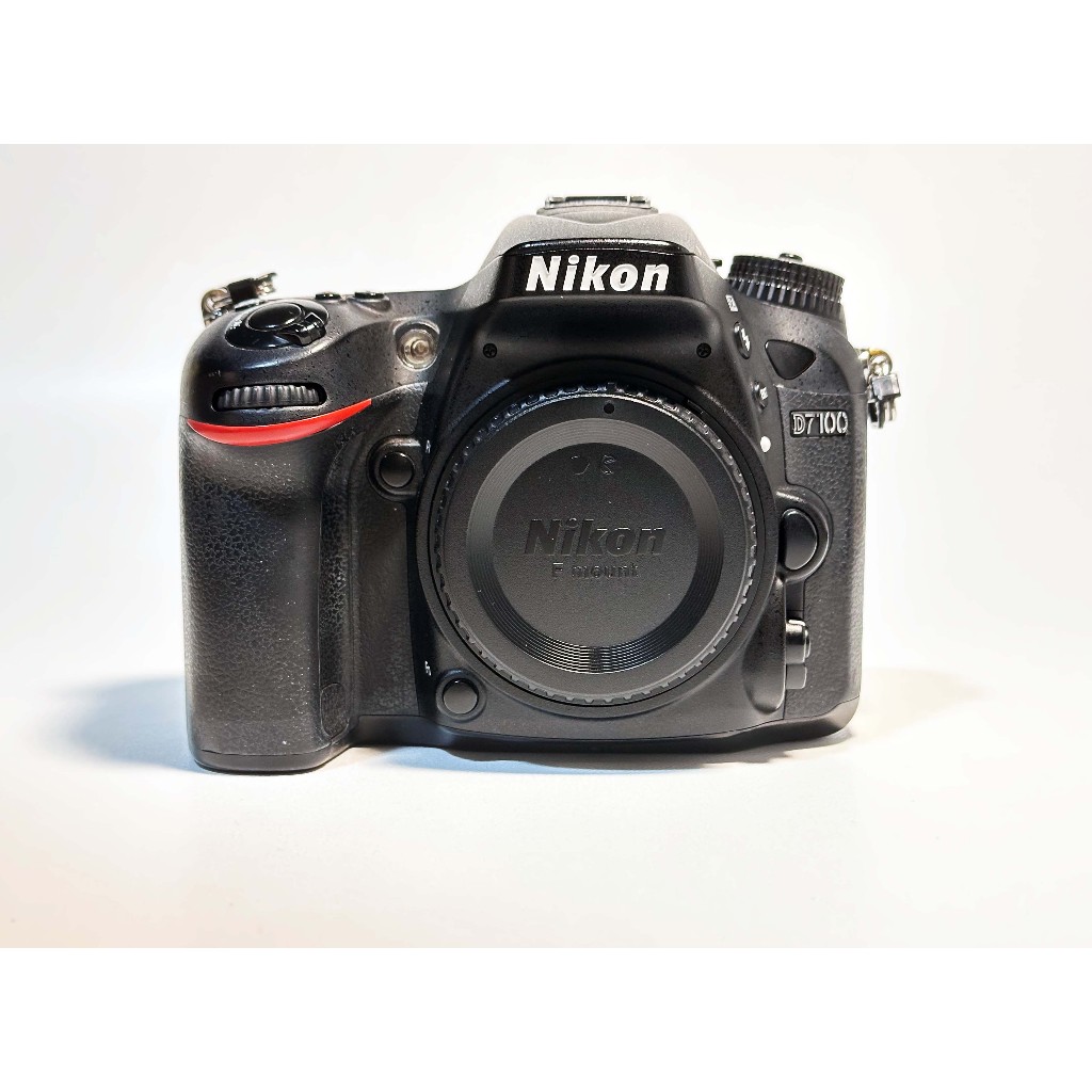 DSLR Nikon D7100 Body: [Direct from Japan] Used