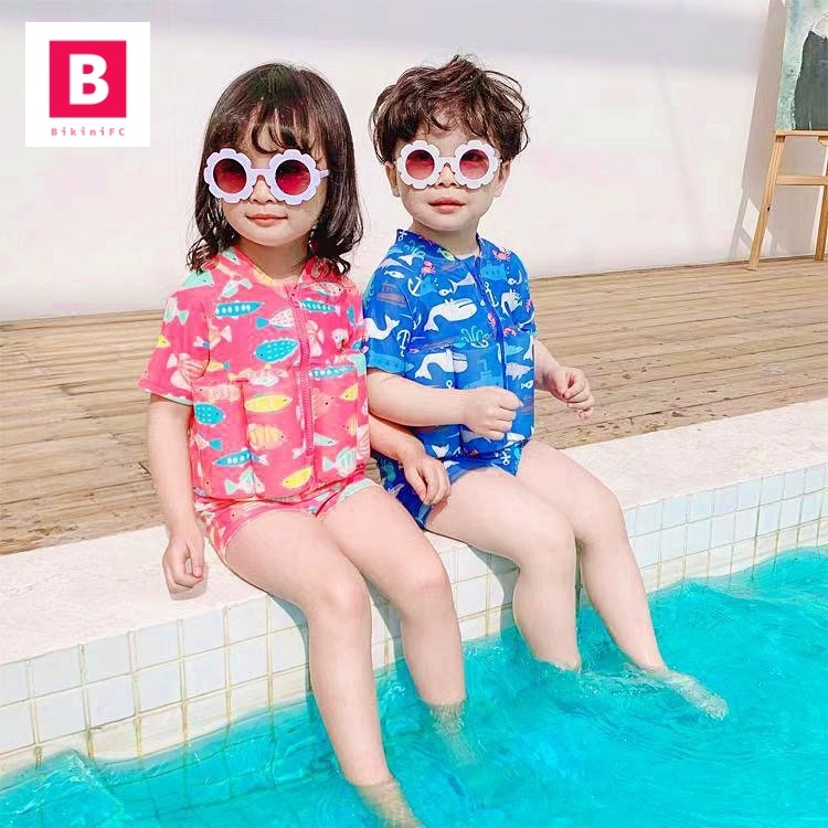 BikiniFC🧸 (M-3XL) มี2สี SB287 ชุดว่ายน้ำเด็ก มีชูชีพในตัว พร้อมหมวก ชุดแขนสั้นขาสั้น ใส่เรียนว่ายน้ำ ลอยน้ำได้ดี
