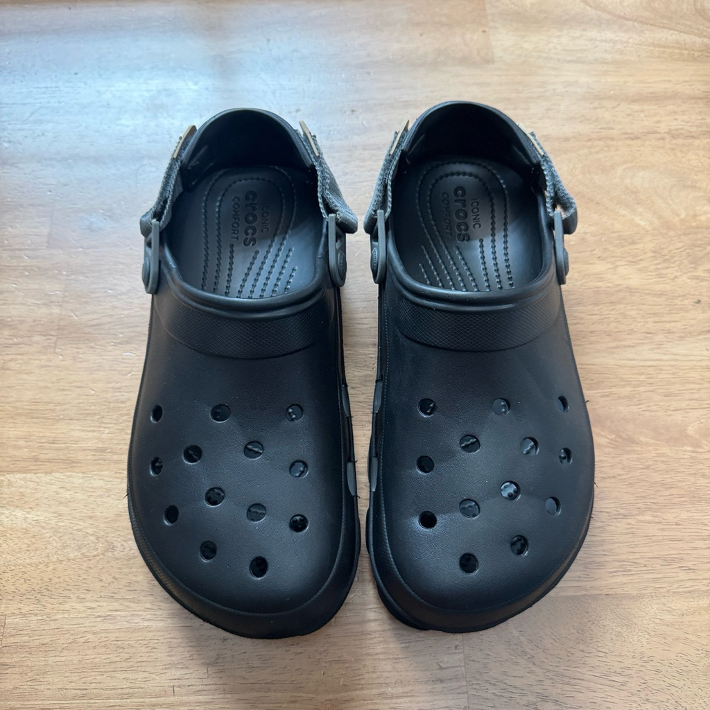 Crocs รองเท้าแตะผู้ชายมือสองของแท้ ไซส์ 43