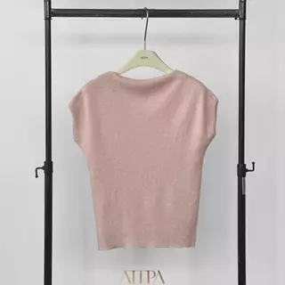ATIPA - Mimi Knit Tee | เสื้อยืดผ้าไหมพรม ปาดไหล่ ผ้านุ่มเด้ง ใส่สบาย