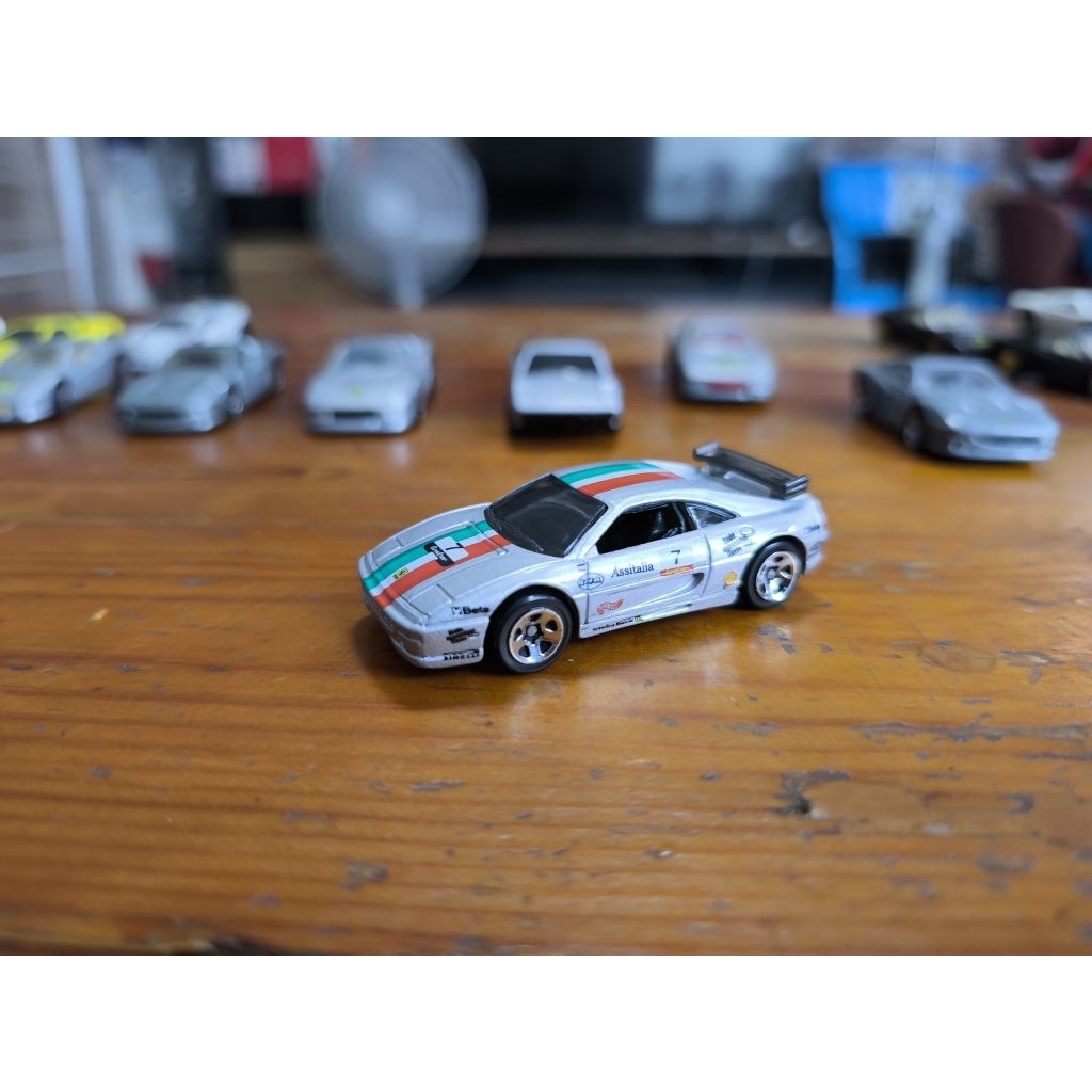 1/64 HOT WHEELS FERRARI