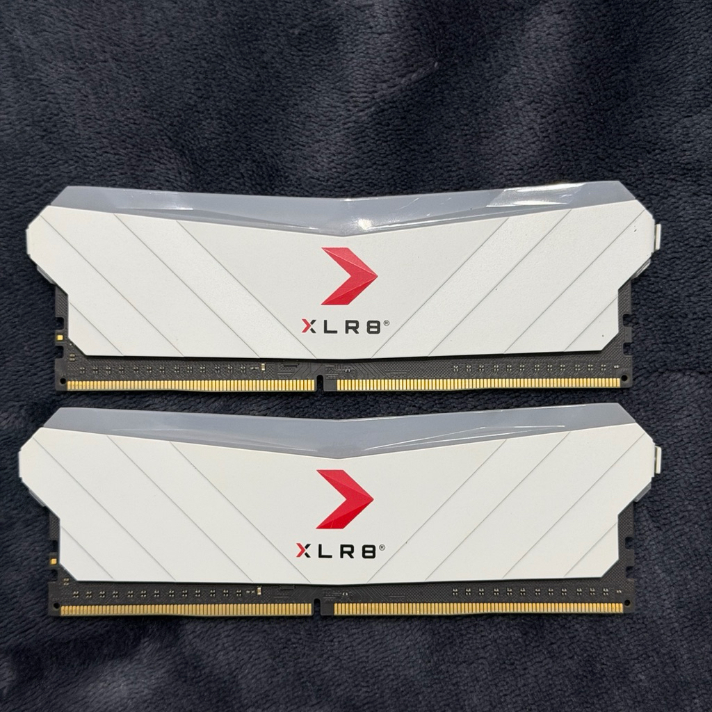 16GB (8GBx2) DDR4 3200MHz PNY XLR8 GAMING EPIC-X RGB (WHITE)(แรมพีซี) Memory RAM (หน่วยความจำ) มือสอ