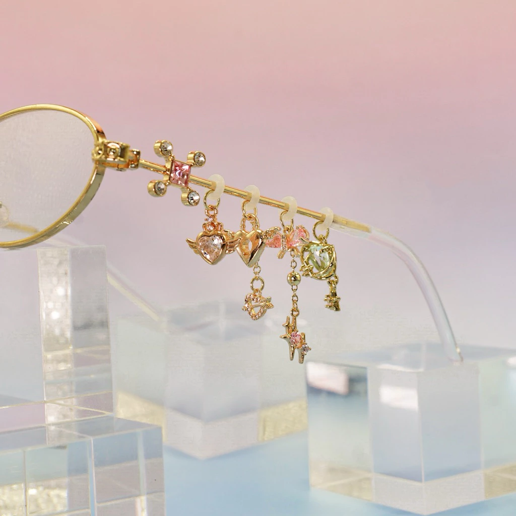 ชาร์มใส่แว่นตาสีทอง 14K glasses charms (พร้อมส่ง)