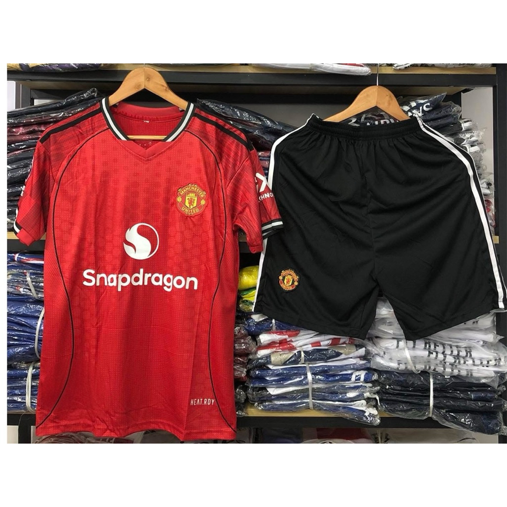 เสื้อบอลผู้ชาย ดีไซน์ทันสมัย ใส่เล่นกีฬาได้สบายตลอดวัน