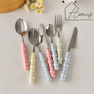 【พร้อมส่ง】🍴 ช้อน ส้อม มีด ไข่มุก สีพาสเทล สุดน่ารัก ด้ามทำจากเซรามิก ทำจากสแตนเลสอย่างดี สไตล์คาเฟ่ ช้อนมุก ช้อนไข่มุก