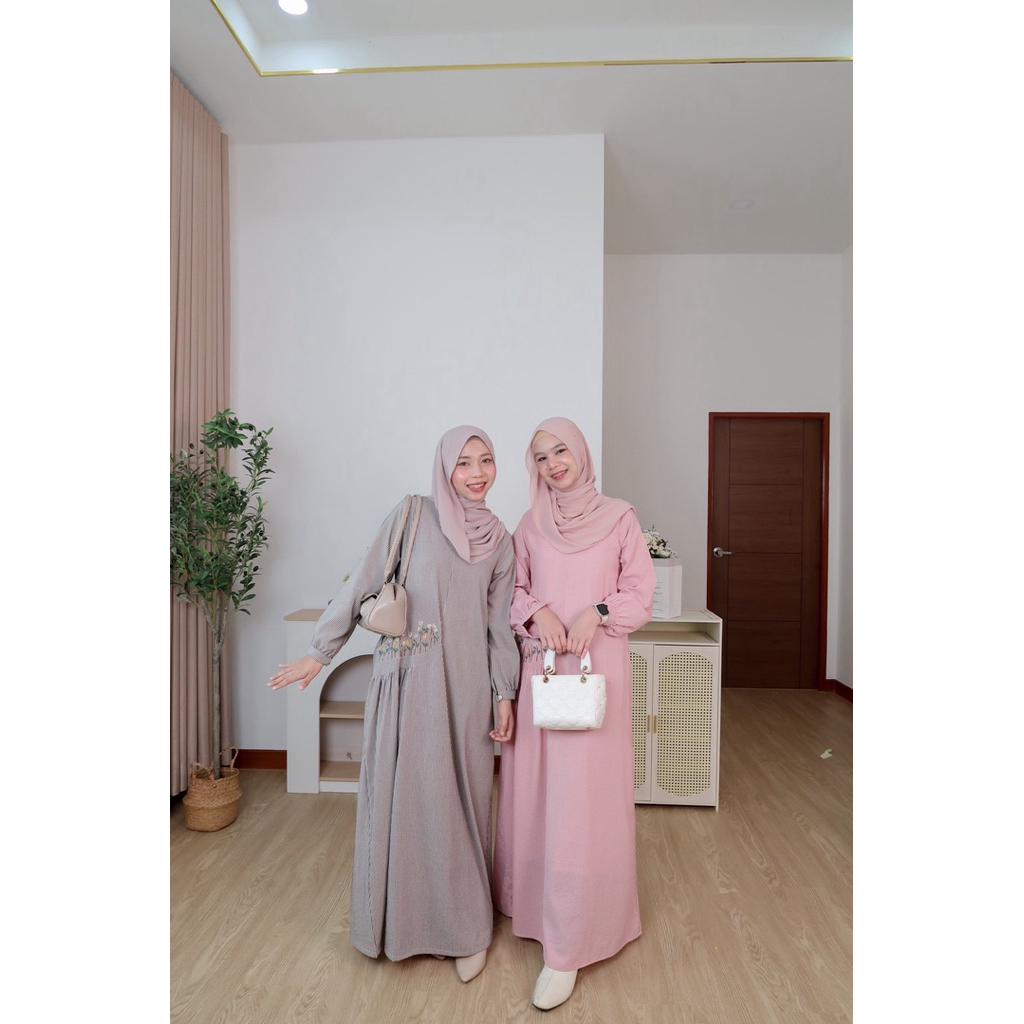 Dress คอตตอนลายทางปักดอกรอบใหม่ปรับไซส์ใหม่(ใส่สวยลด 1 size ชอบสบายๆสั่งตรงsize) ไม่ต้องเผื่อ** ทรงสบายๆ