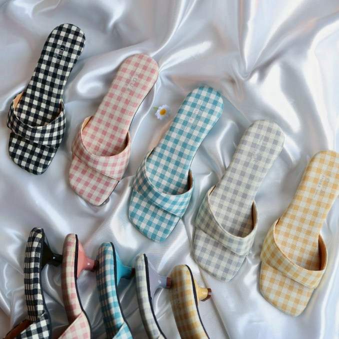 YOURSHOES O8 (เท้าอวบ +1ไซส์) / รองเท้าส้นสูง 1นิ้ว รองเท้าผ้าลายสก็อต รองเท้าสวมผู้หญิง
