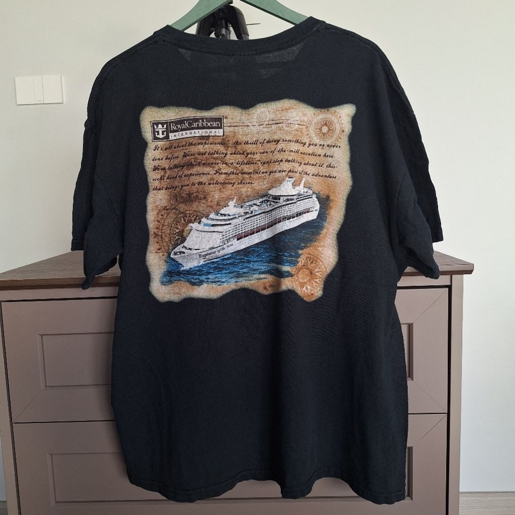 เสื้อยืดมือสอง ลายเรือ Explorer of the sea Royal Caribbean Size XL (AF19)