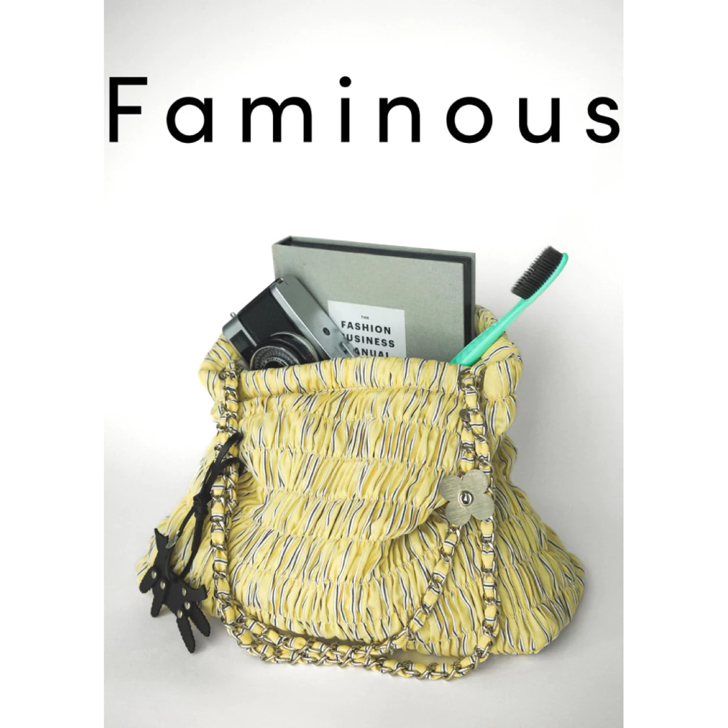 8.8 Faminous The Carry(all) Bag กระเป๋าสะพายข้างมาพร้อมสายดอกไม้ (8.8แถมพวงกุญแจน้องหมาหรือน้องแมว)