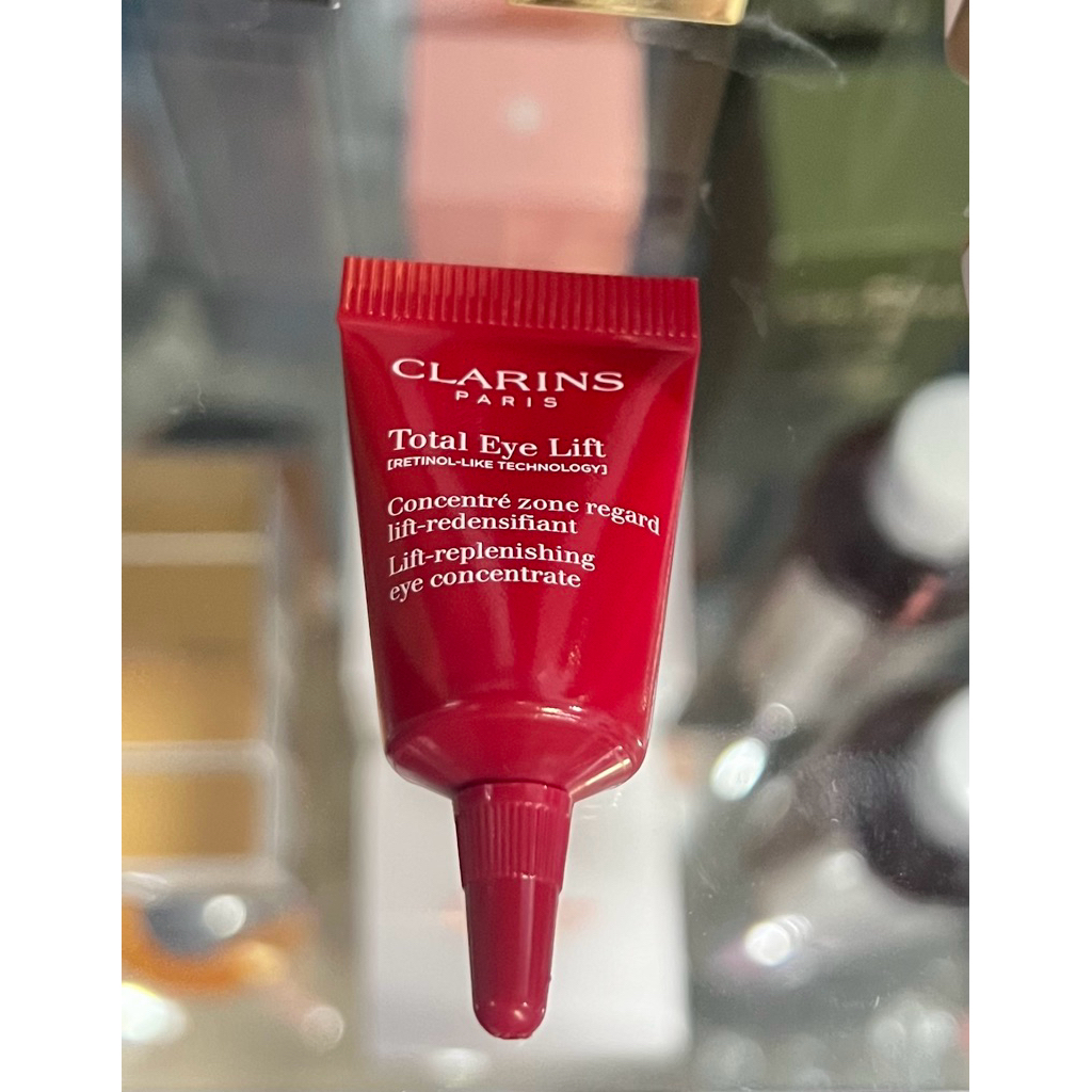 Clarins Total Eye Lift ขนาด 3ml (No Box) เป็นผลิตภัณฑ์อายครีมขนาดทดลองหรือขนาดพกพา (Sample/Travel Si