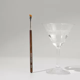 BRUSH STUDIO S series 504 : Short Angled Liner Brush แปรงเขียนอายไลเนอร์ปลายตัด
