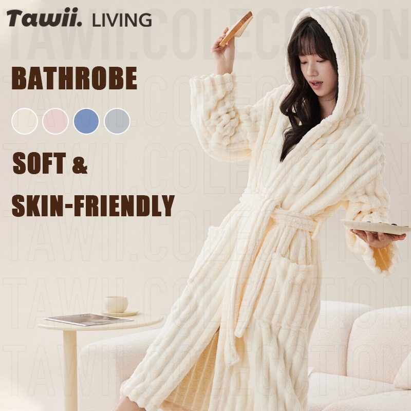 Tawii. ชุดคลุมอาบน้ำ อ่อนนุ่ม ซับน้ำดี กระโจมอก สวมใส่ง่าย ดีไซน์แบบมีฮู้ด ชุดคลุม Size-M Bathrobe