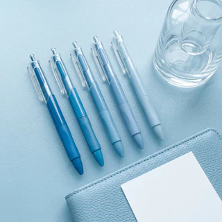 CAWL ปากกาเจล แบบกด สีไล่ระดับ 0.5 มม. น้ำหมึกสีดำ แก้ไขท่าจับปากกาให้ถูกต้อง 1กล่องมี5ด้าม