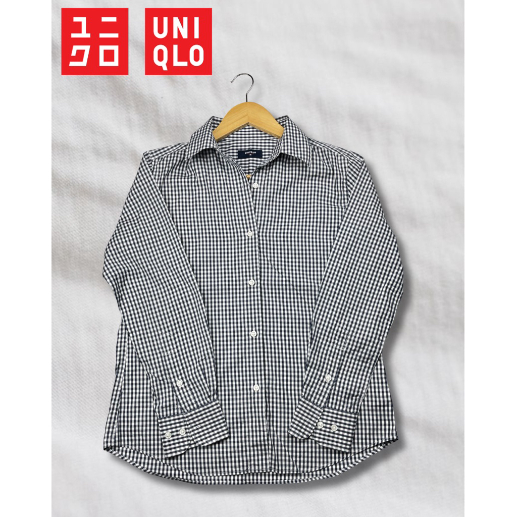เสื้อเชิ้ตแขนยาว ลายตาราง สีดำ-ขาว แบรนด์ UNIQLO(ป้าย M)
