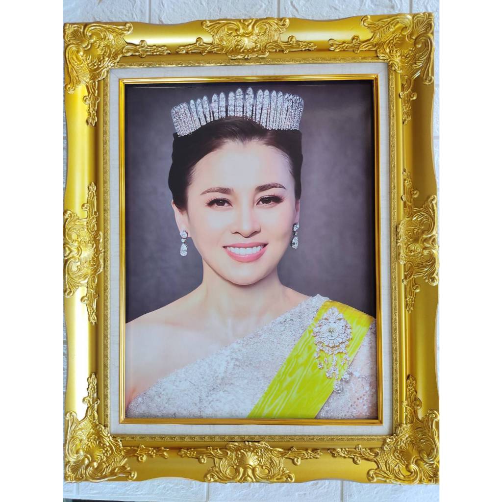 ร้านภาพมงคล888 กรอบหลุย ภาพมงคลติดผนัง กรอบรูปภาพราชินีพร้อมกรอบรูปมีกระจก ขนาดรูป 15*20 นิ้ว ขนาดวัดรวมกรอบ 21*26 นิ้ว