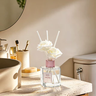 Aroma น้ำมันหอมระเหย 50ml พร้อมดอกไม้แห้งในขวด แถมก้านไม้และกล่องสวยงาม ดับกลิ่นห้องน้ำ ของขวัญสุดพิเศษ