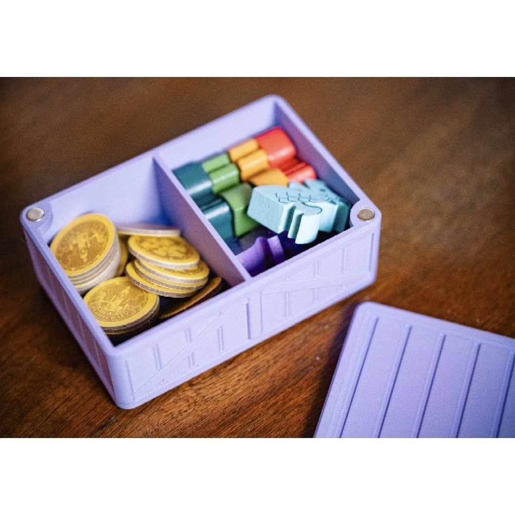 ​📦 กล่องเก็บโทเค่นบอร์ดเกม ฝาแม่เหล็ก ลายลังไม้ (Token Organizer & Crate Box) เลือกช่อง/เลือกสีได้ (ไม่รวมอุปกรณ์เกม)