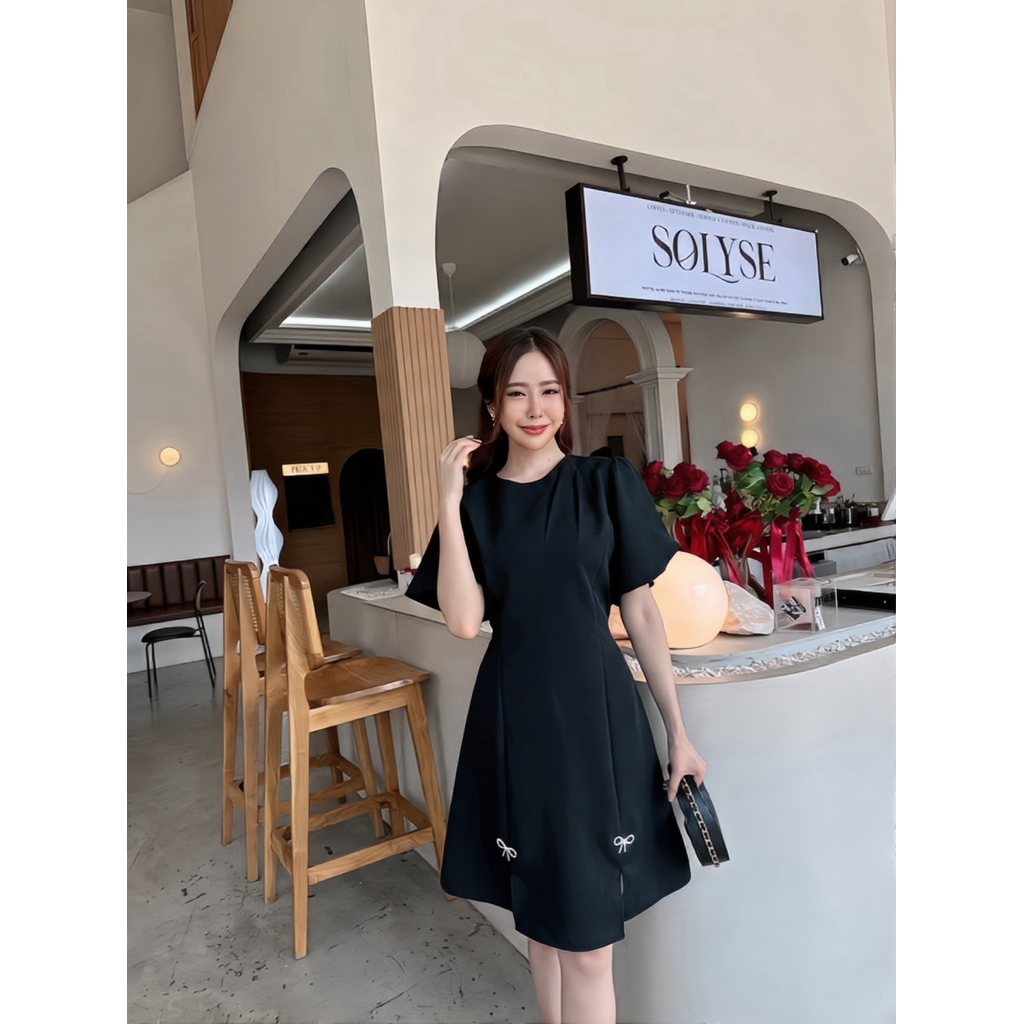 c96 YAYA เดรสแขนระบายมีเข็มกลัดน่ารักๆ