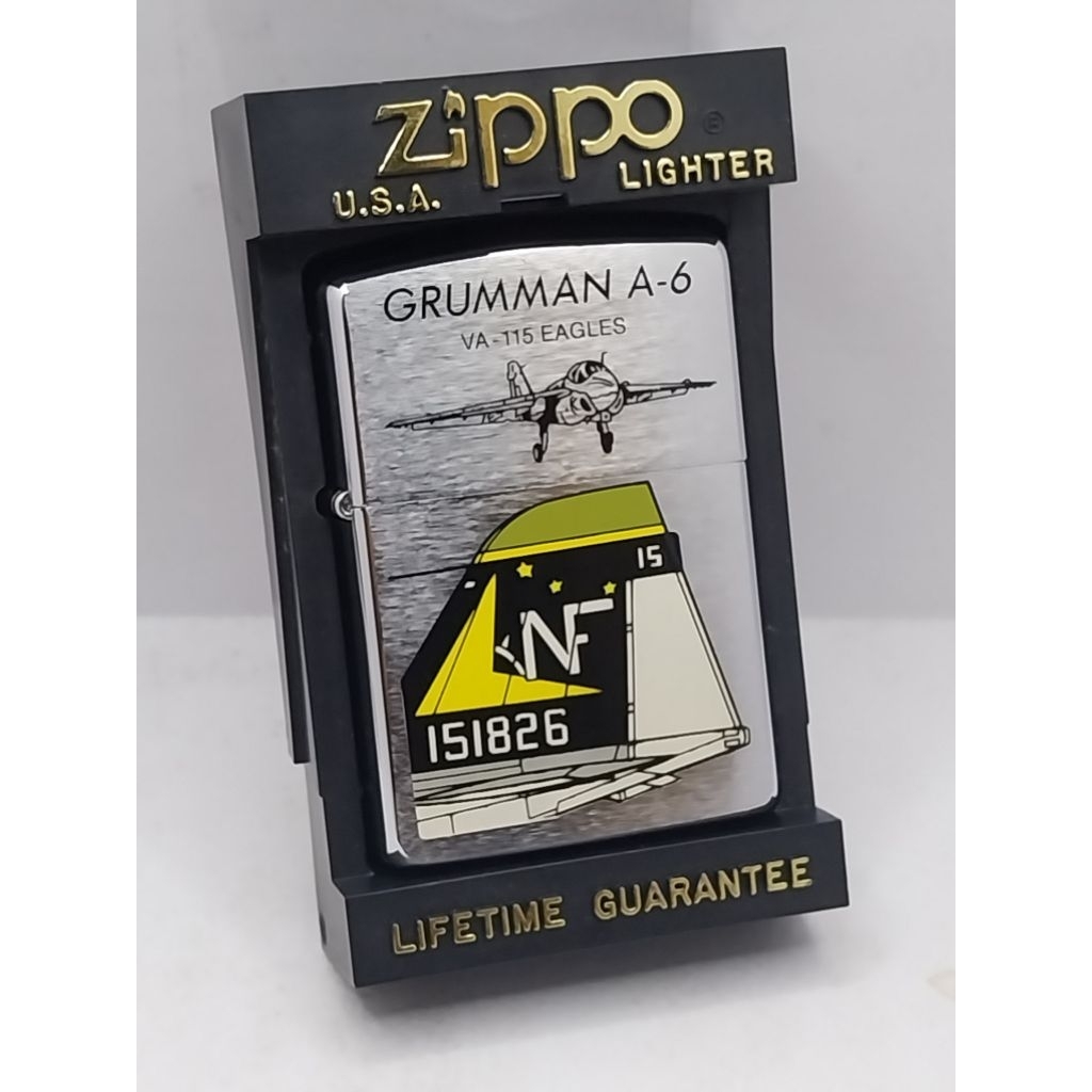 Zippo เครื่องบินโจมตี Grumman A-6 Intruder ของฝูงบิน VA-115 Eagles. ผลิตปี 1993  #สินค้าใหม่เก่าเก็บ