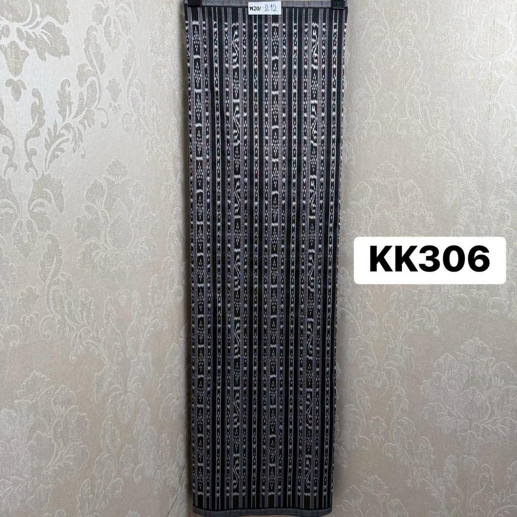 พ20 (KK306) ผ้าไหมแกมฝ้าย ทอลาย มัดหมี่ขิต สีดำ ขนาด 2 หลา