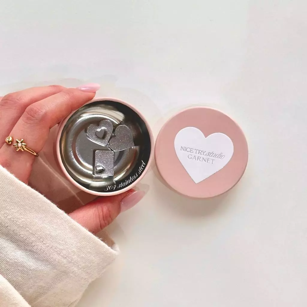 nice try studio x garnet — Peace & Love Matcha Sifting Weight Set ลูกร่อนมัทฉะลายหัวใจ เซต 3 ชิ้น พร้อมกล่องเก็บสีชมพู