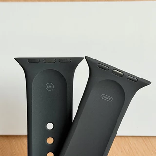 สายสั้น Black Sport Band (รุ่นใหม่ จะไม่ดำสนิทเหมือนรุ่นเก่า)มือหนึ่ง S/M มี 2 Sizeในตัวเลือกค่ะ แท้💯 ไม่มีกล่องนะคะ