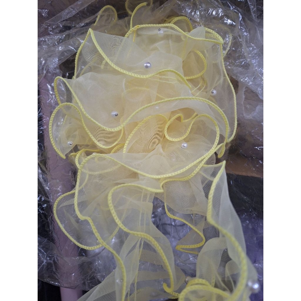 ผ้าแก้วแต่งขอบประดับมุก กว้าง 11cm ยาว 1 หลา1  ราคา 60บาท