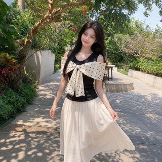 Kitty พร้อมส่ง🍒 เสื้อกล้ามลายจุดโบว์ใหญ่ เปิดไหล่ สไตล์เกาหลี ผ้ายืดใส่สบาย เเต่งเข็มขัดใหญ่อก ทั้งชุด2ชิ้น Y2K