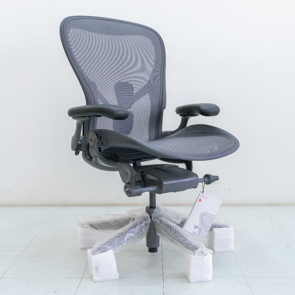 Herman Miller Remastered Aeron Chair สี Graphite โครง Steel | ของแท้ 100% รับประกัน 12 ปี