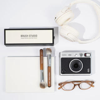 BRUSH STUDIO SF17 Silver Fox All-Angle Brush แปรงอเนกประสงค์ขนจิ้งจอกเงิน