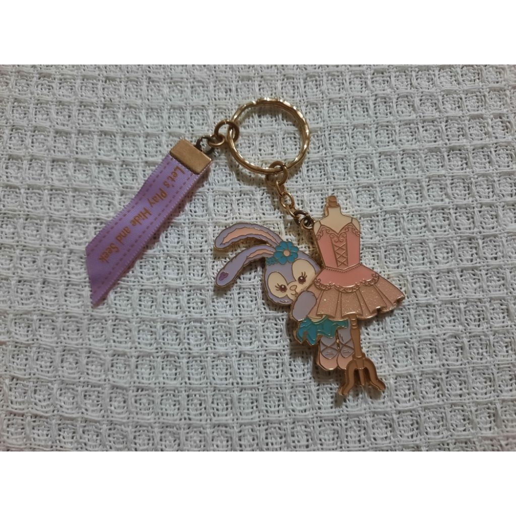 (มือสอง)พวงกุญแจ หัวขยับได้ Duffy and Friends ☆ Stellalou ☆Tokyo DisneySea ขนาด 3.5×5.5 cm.
