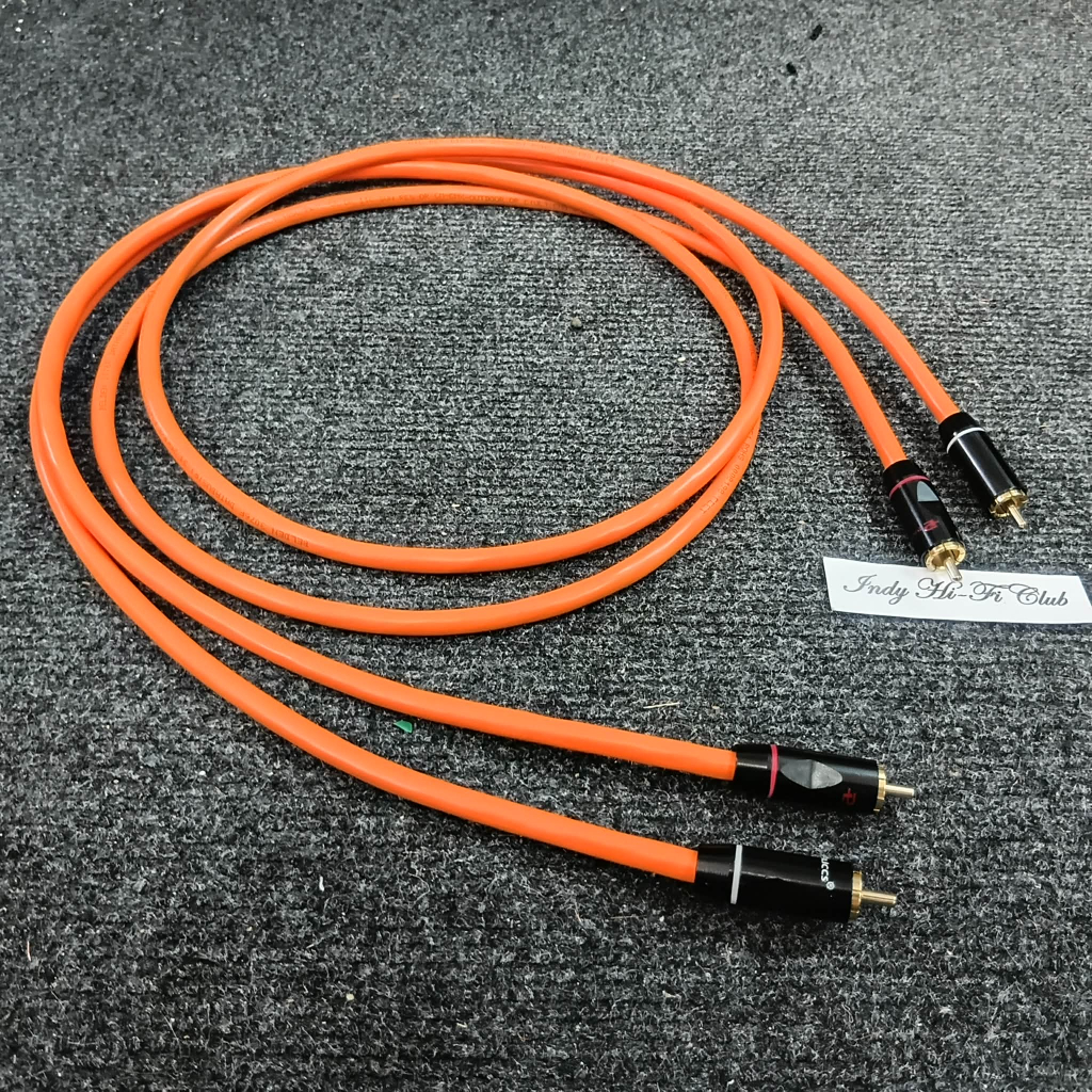 สายสัญญาณ RCA   BELDEN รุ่น 3076F   ตัวนำทองแดงบริสุทธิ์เคลือบด้วยเงิน  ประกอบอย่างพิถีพิถันแจ็ค RCA แบบโรเดีย และแบบชุบ