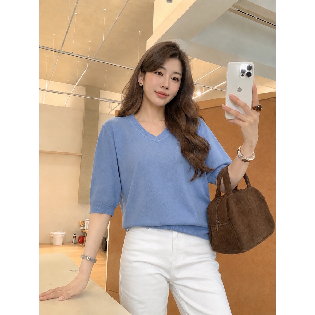 🔥Chanan☘️ CN03 9สี เสื้อไหมพรมคอวี เกรดดี ผ้านุ่ม ใส่สบาย ดีเทลปัก CN สีพื้น สีสวยขับผิว   ใส่ได้หลายโอกาส