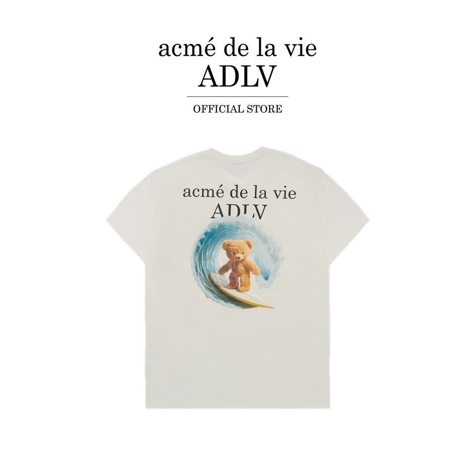 ADLV [acme de la vie] เสื้อยืด Oversize รุ่น Surf Bear Short Sleeve T-Shirt Exclusive Cream (50312SSFSSU_S6CMXX)