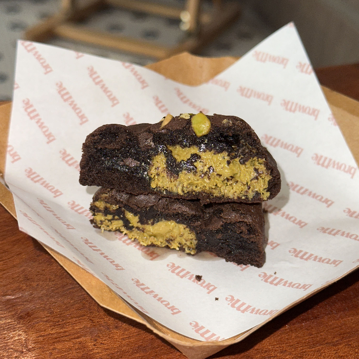 Dubai cookie ซอฟคุกกี้ เนื้อช็อกโกแลต สอดไส้พิสตาชิโอคูนาฟ่า