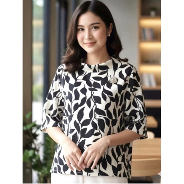 เสื้อลินินลายดอกเก๋ๆ รุ่นคอคุณนาย มีไซร์ 40”-46” ทรงสวย เรียบหรูดูดี