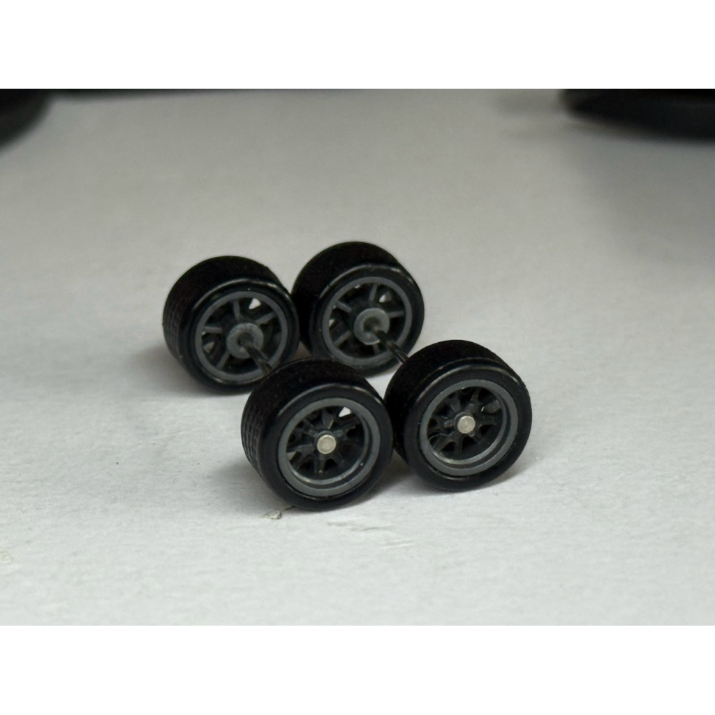 ล้อยาง รถยนต์ 1:64 ขนาด 11 MM ลาย ซี่ สี เทาดำ ยางถอดได้ แกน ขนาด กลาง