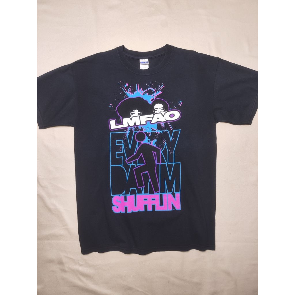 เสื้อยืดมือสอง LMFAO อก 42 ยาว 29 นิ้ว #R36