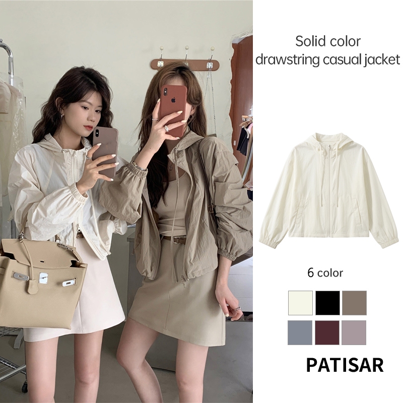 แจ็คเก็ตสั้นผู้หญิง สีทึบ ดีไซน์หรู เนื้อบางเบา ดรอว์สตริง ปรับเอวได้ ใส่ได้ทุกวัน กันลม ราคาถูก PR