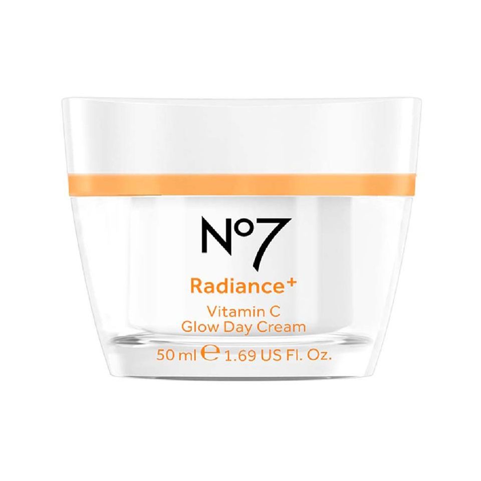 No7 Radiance+ Vitamin C Glow Day Cream 50 ML. นัมเบอร์เซเว่น เรเดียนซ์ พลัส วิตามิน ซี โกลว์ เดย์ คร