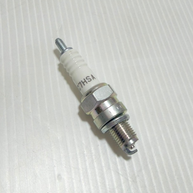 หัวเทียน NGK C7HSA (SPARK PLUG C7HSA) ของแท้ **(ไม่มีกล่อง ขายราคาถูก)** ราคาต่อ 1หัว