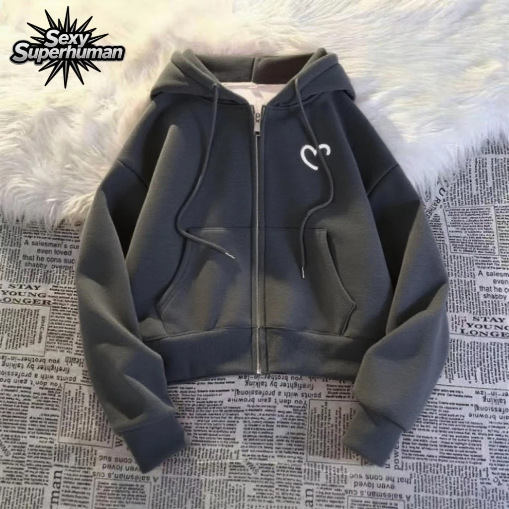พร้อมส่ง! เสื้อแขนยาวมีฮู้ด ปักลายหัวใจน่ารักๆ เสื้อคลุมกันหนาวแฟชั่น เนื้อผ้านุ่ม ใส่สบาย