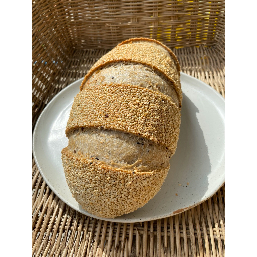 Sourdough Whole Wheat & White Sesame 650 g 🍞ขนมปังซาวโดวจ์ โฮลวีท & งาขาว ยีสต์ธรรมชาติ #ไม่มีน้ำตาล ไม่มีสารกันบูด