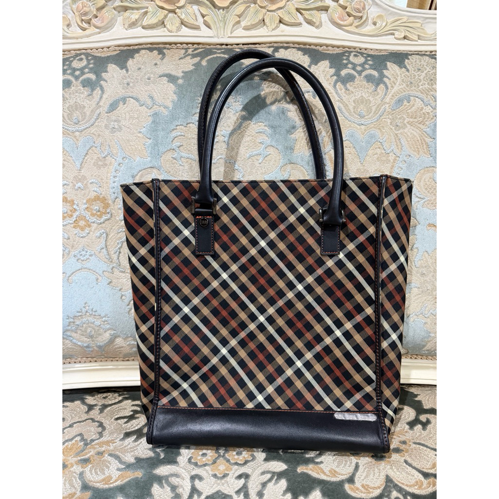 กระเป๋าสะพาย DAKS ของแท้ london สภาพ 95%